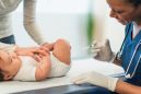 Что делать, если у ребенка после прививки появилась шишка на ноге