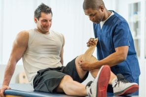 Почему болят колени после тренировки