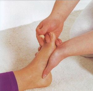 Массаж пальцев ног